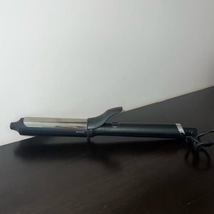 GHD curling iron